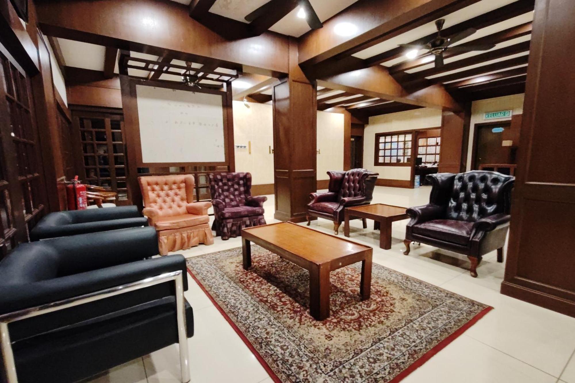 ברינצ'אנג Iris House Hotel מראה חיצוני תמונה