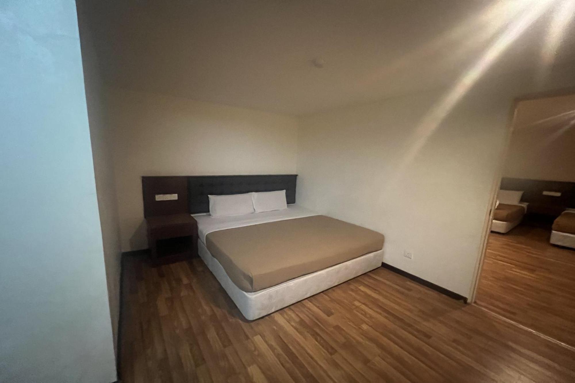 ברינצ'אנג Iris House Hotel מראה חיצוני תמונה